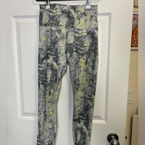 🦋 Lululemon Wunder Train High-Rise Tight 25" Size 6 🦋